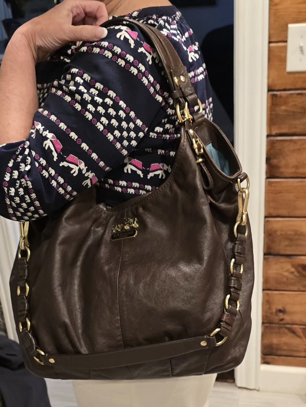 Coach Dark Brown Leather Shoulder Bag with Gold Hardware - Picture 7 of 9